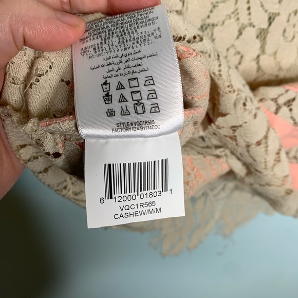 BCBGeneration Scalloped Lace Top - Picture 5 of 7